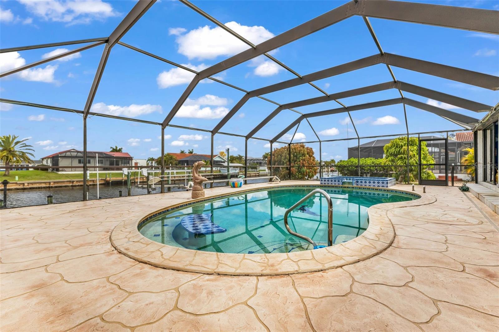 Image 57 of 100 For 238 Fry Terrace Se