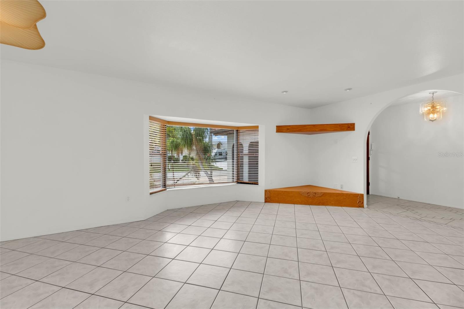 Image 6 of 100 For 238 Fry Terrace Se