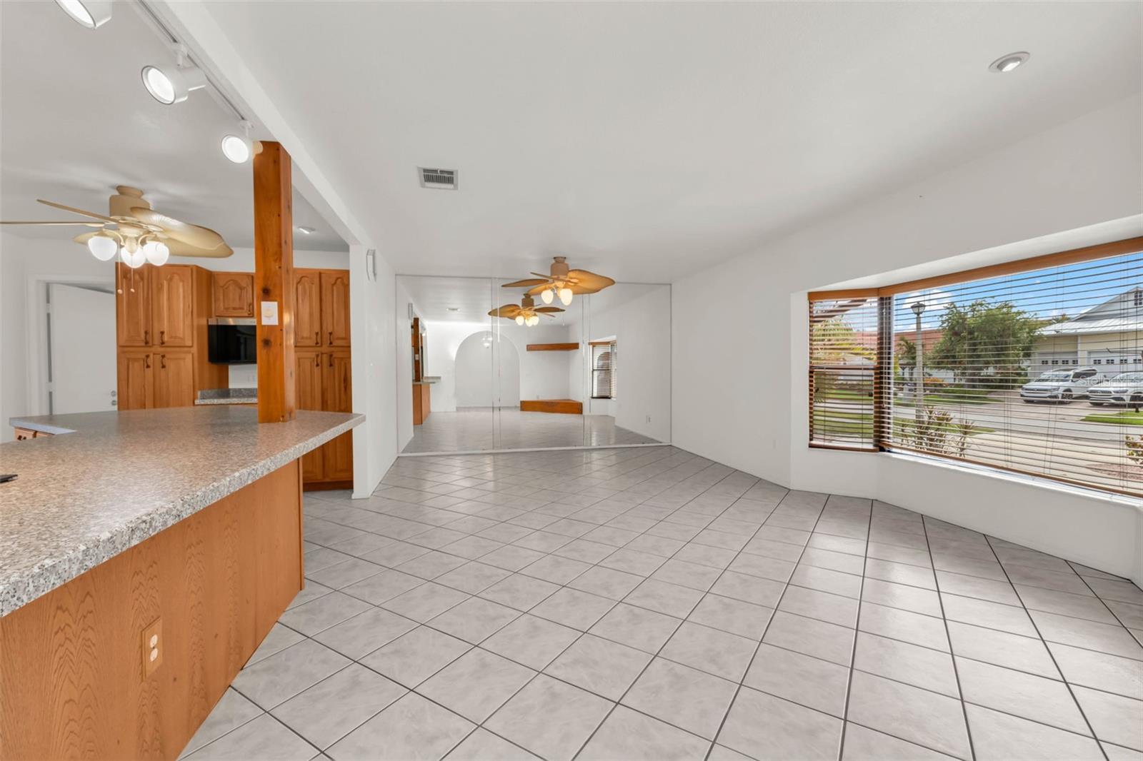 Image 8 of 100 For 238 Fry Terrace Se