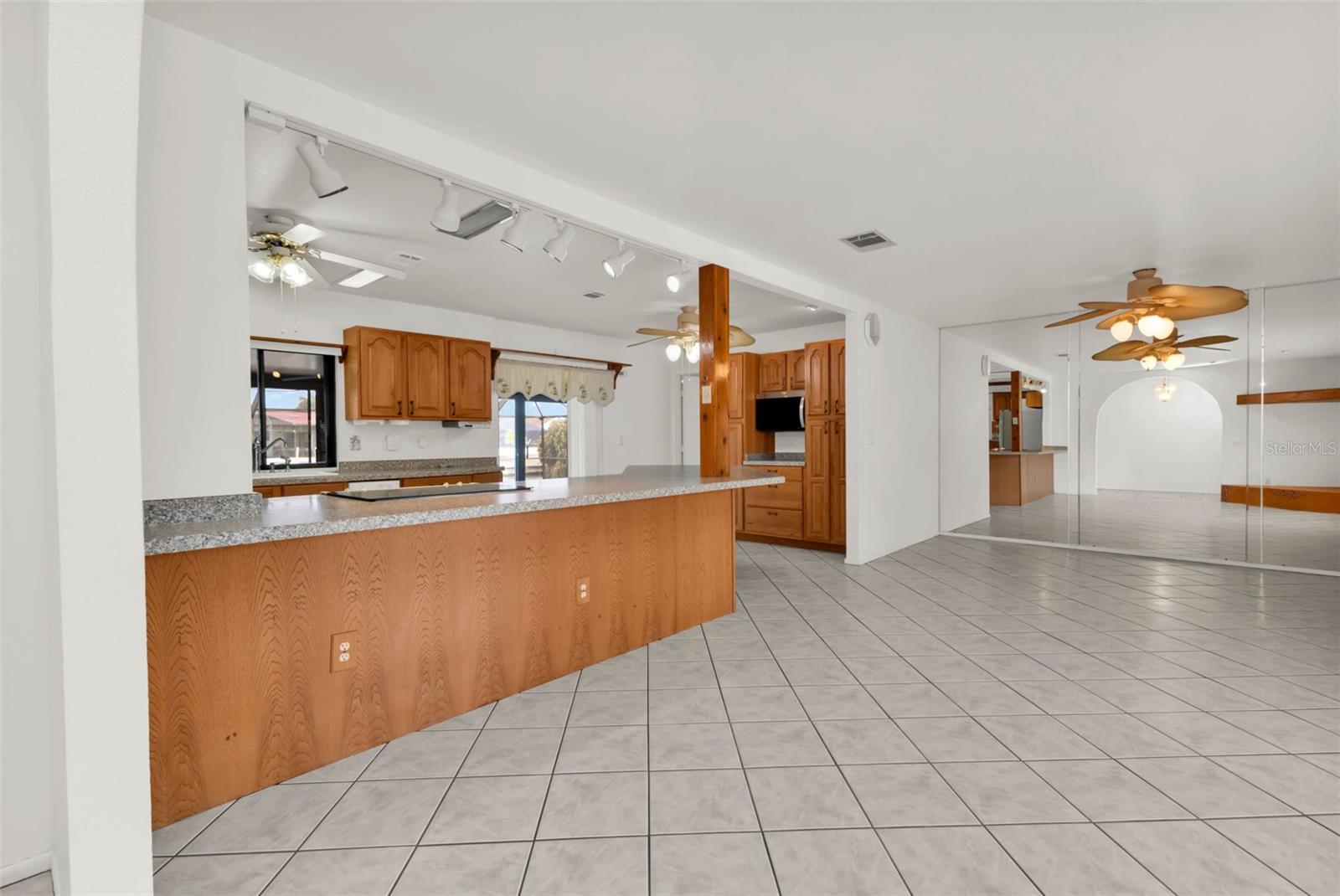 Image 9 of 100 For 238 Fry Terrace Se