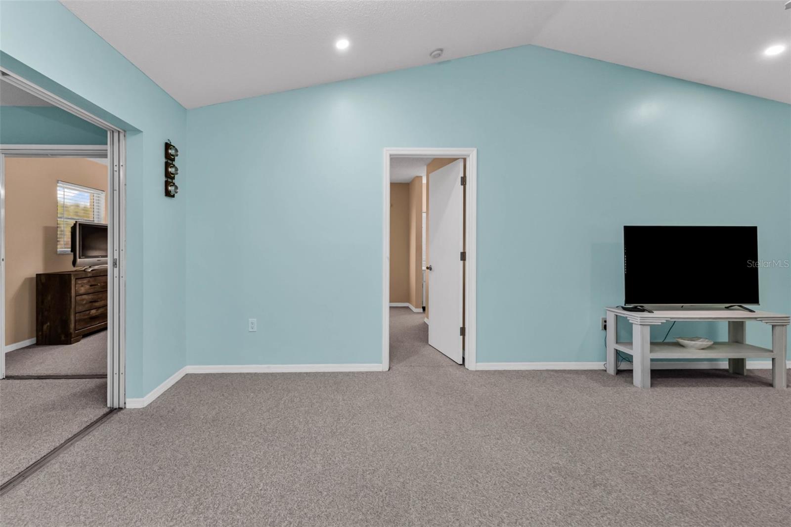 Image 7 of 30 For 285 Mark Twain Lane