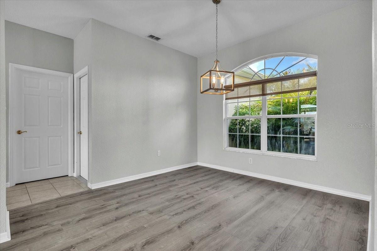 Image 18 of 62 For 24225 Westgate Boulevard