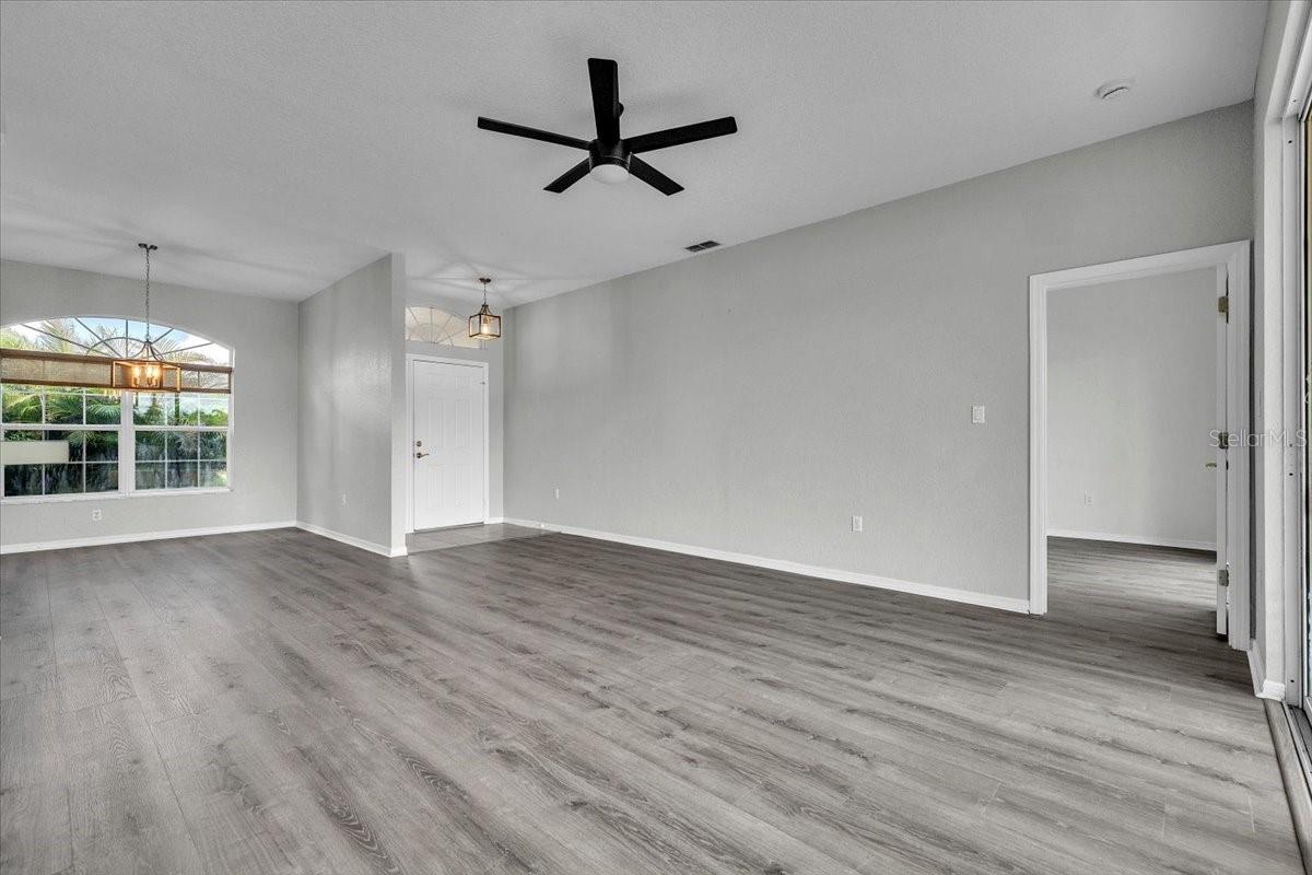 Image 7 of 62 For 24225 Westgate Boulevard