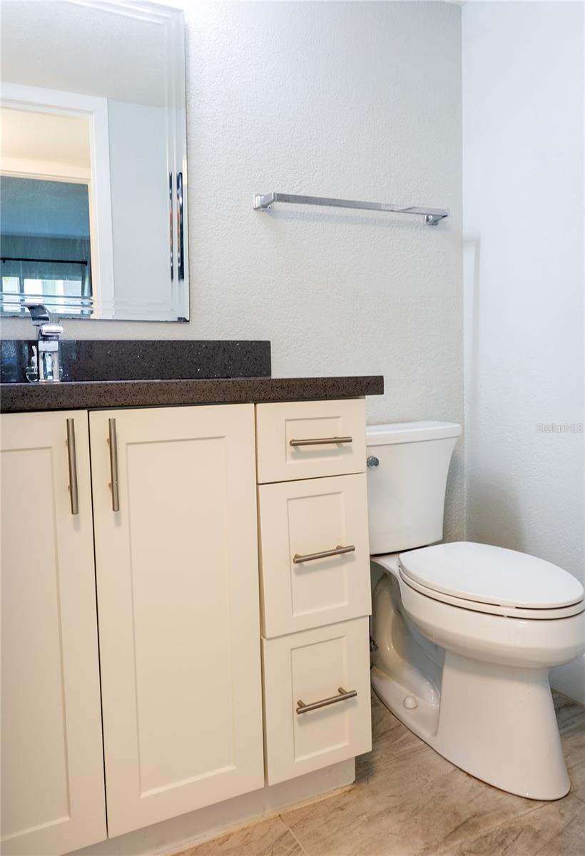 Image 13 of 25 For 592 Fanshaw O  592