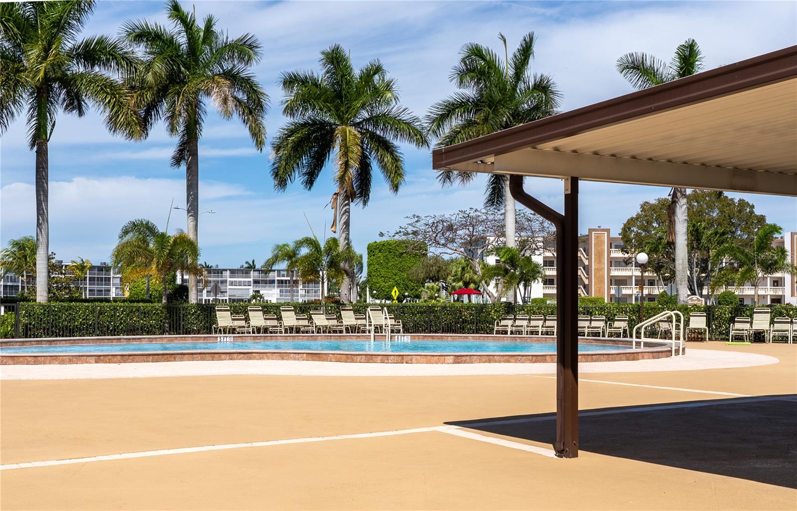 Image 18 of 25 For 592 Fanshaw O  592