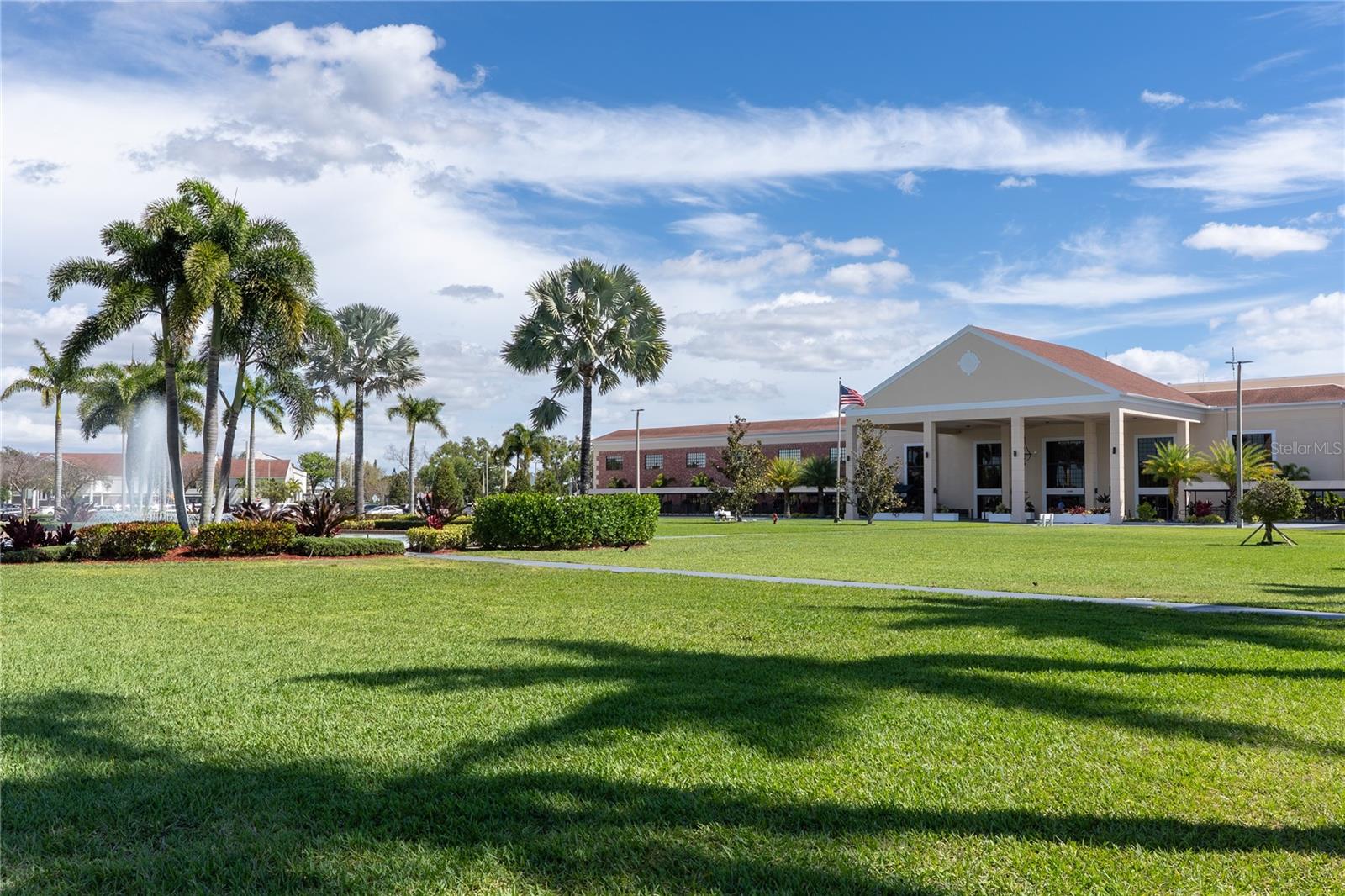 Image 19 of 25 For 592 Fanshaw O  592