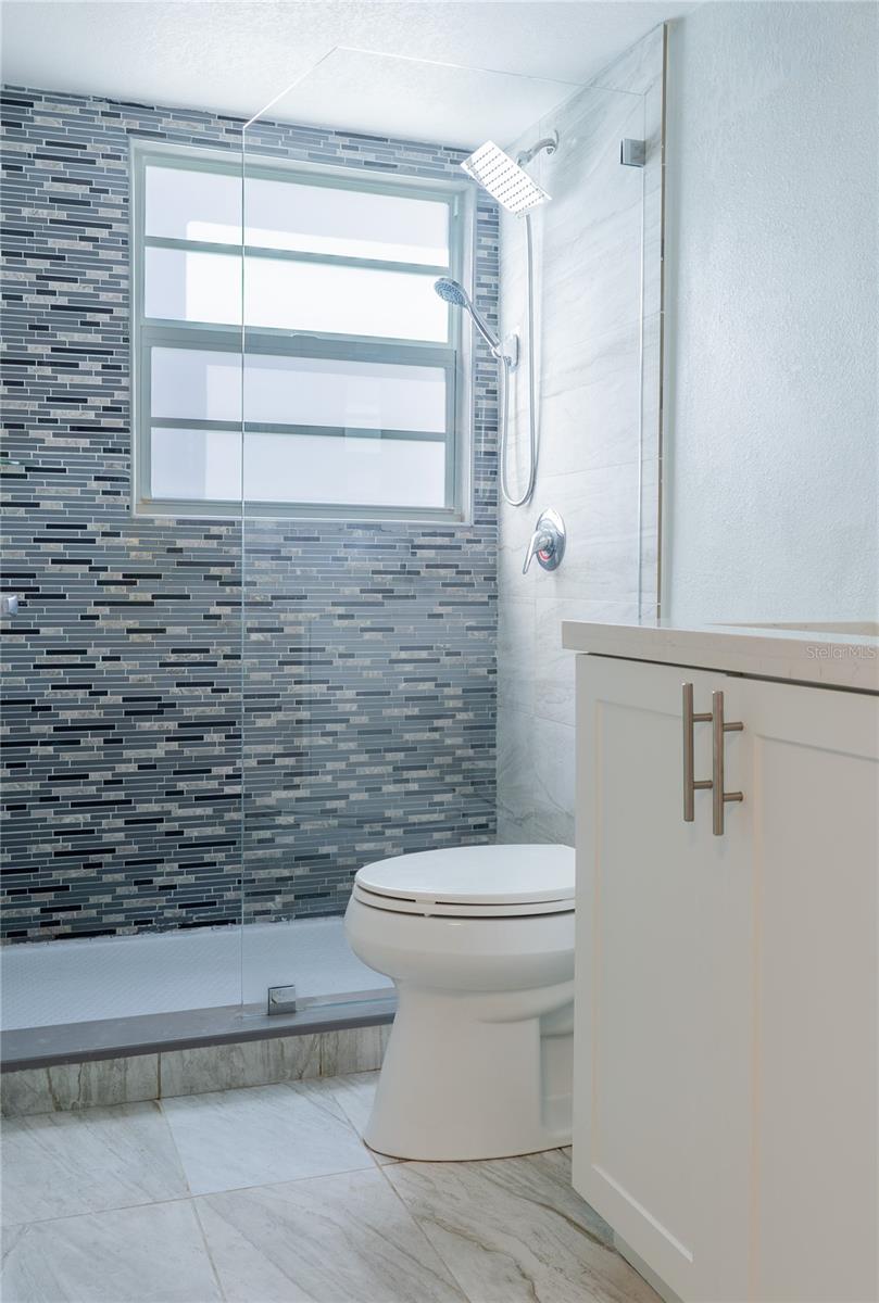 Image 6 of 25 For 592 Fanshaw O  592