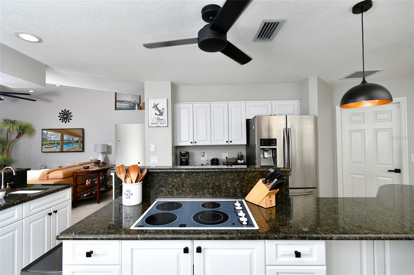 Image 14 of 34 For 3945 Cape Cole Boulevard