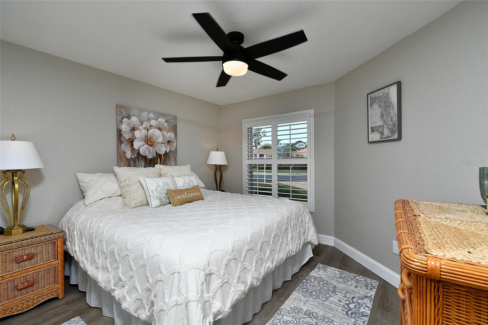 Image 17 of 34 For 3945 Cape Cole Boulevard