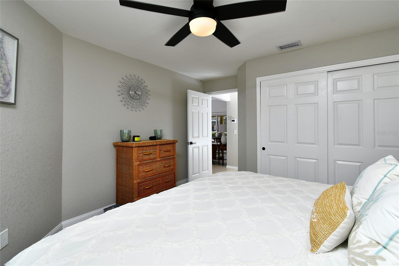 Image 18 of 34 For 3945 Cape Cole Boulevard