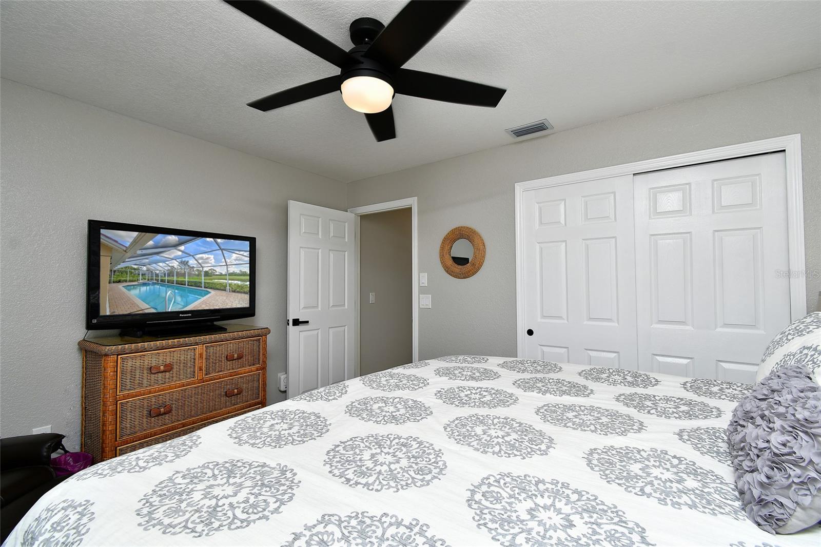 Image 20 of 34 For 3945 Cape Cole Boulevard