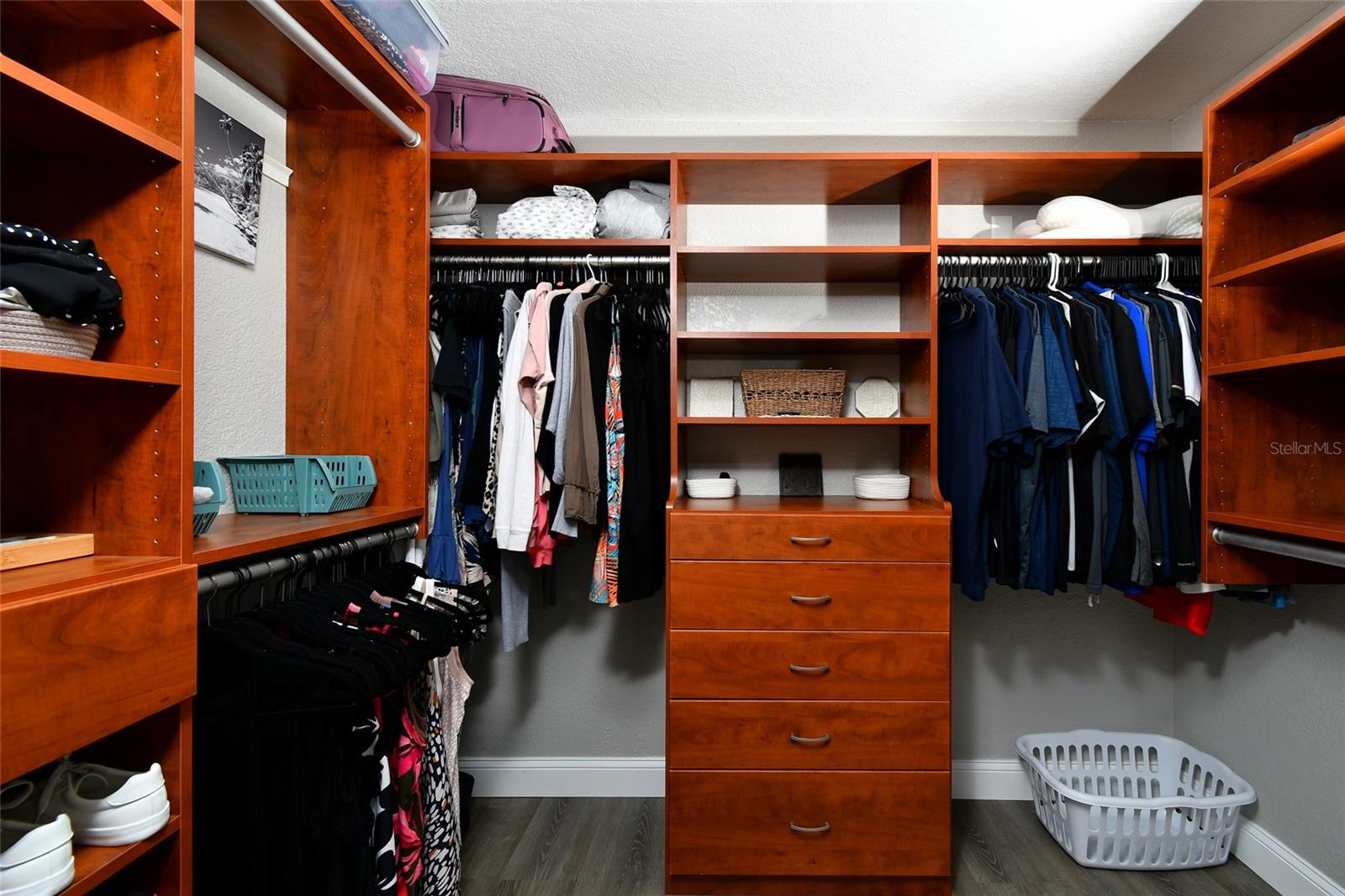 Image 25 of 34 For 3945 Cape Cole Boulevard