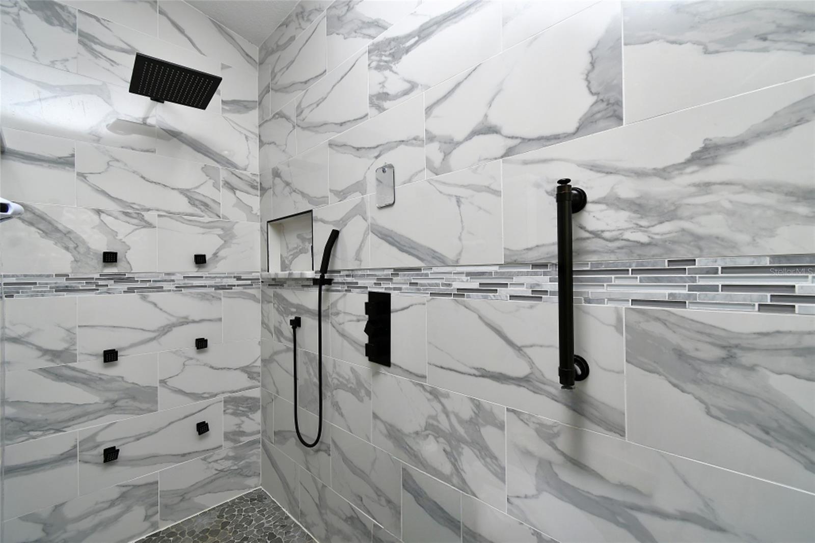 Image 26 of 34 For 3945 Cape Cole Boulevard