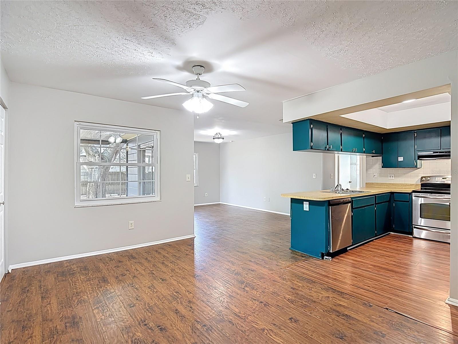 Image 11 of 55 For 11225 Taft Lane