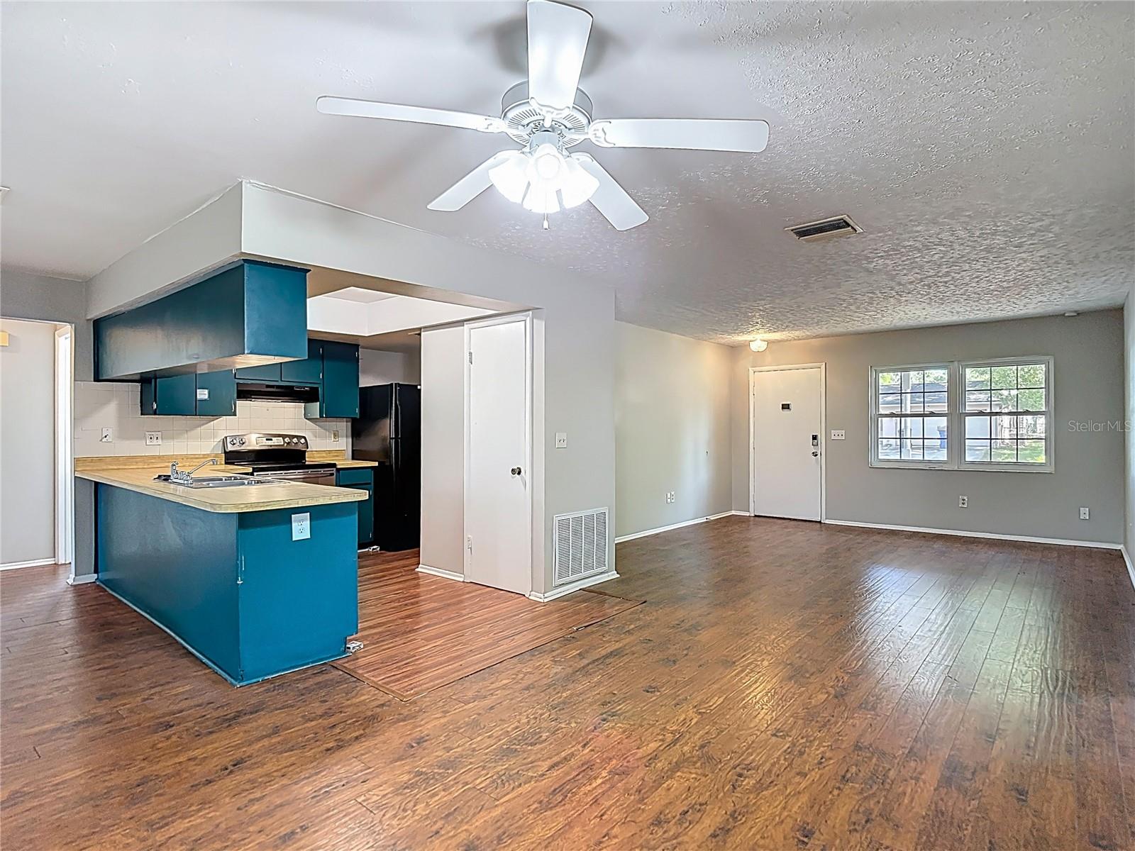 Image 13 of 55 For 11225 Taft Lane