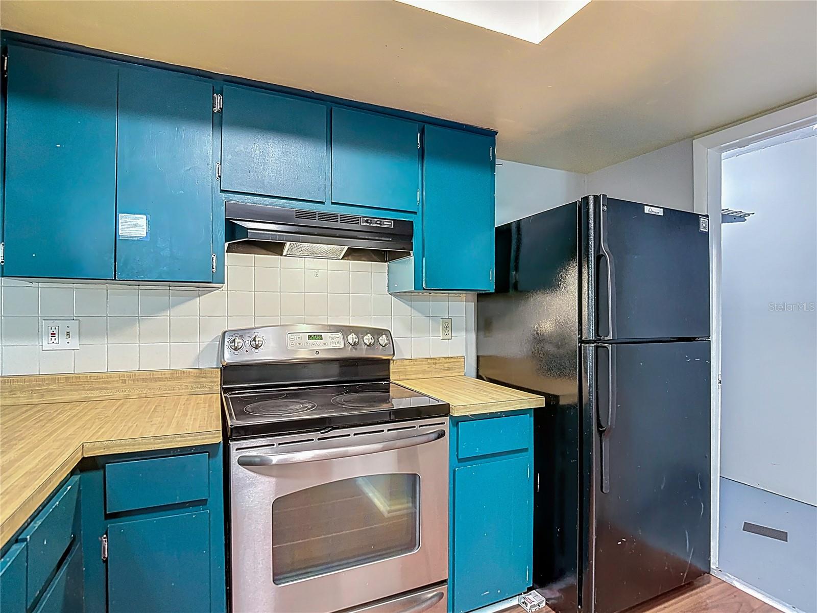 Image 15 of 55 For 11225 Taft Lane