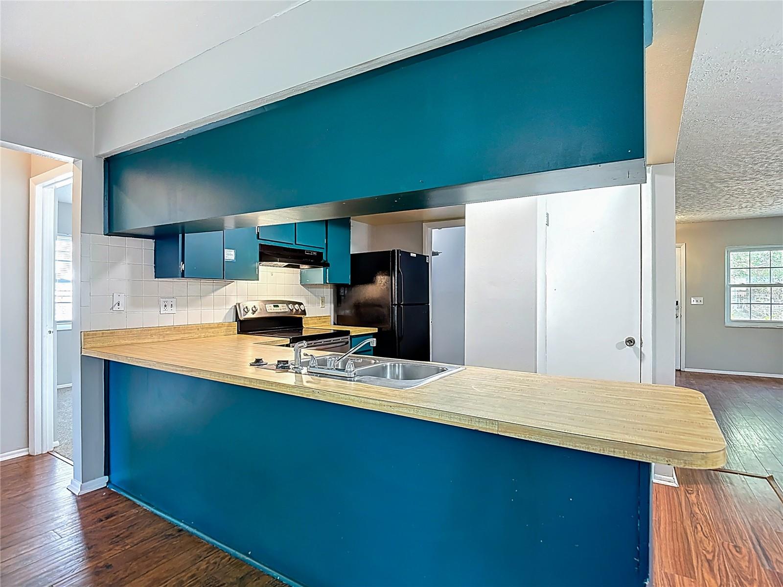 Image 18 of 55 For 11225 Taft Lane