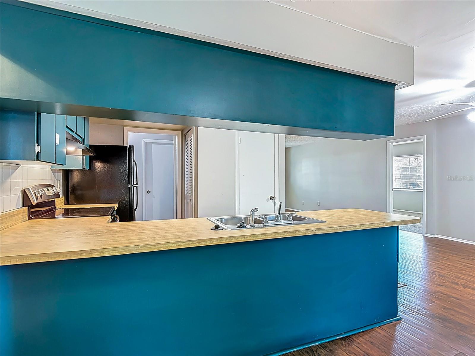 Image 19 of 55 For 11225 Taft Lane