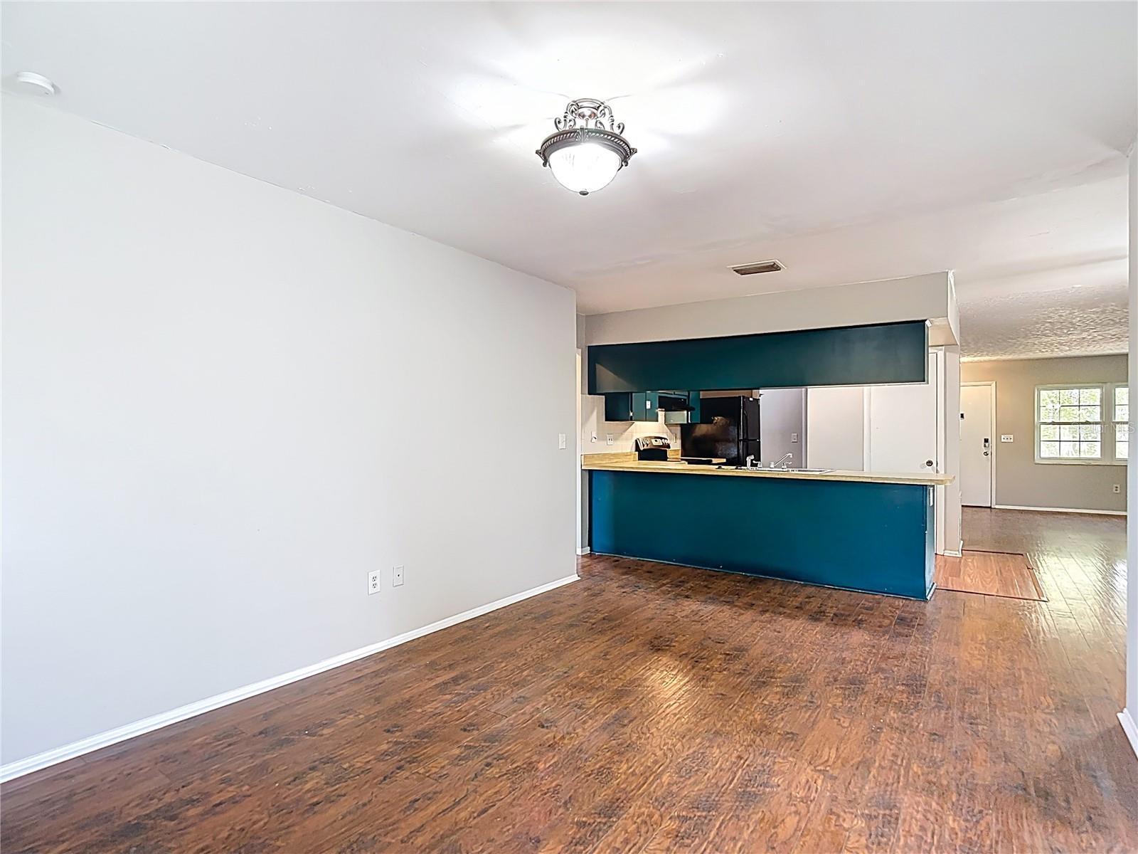 Image 22 of 55 For 11225 Taft Lane