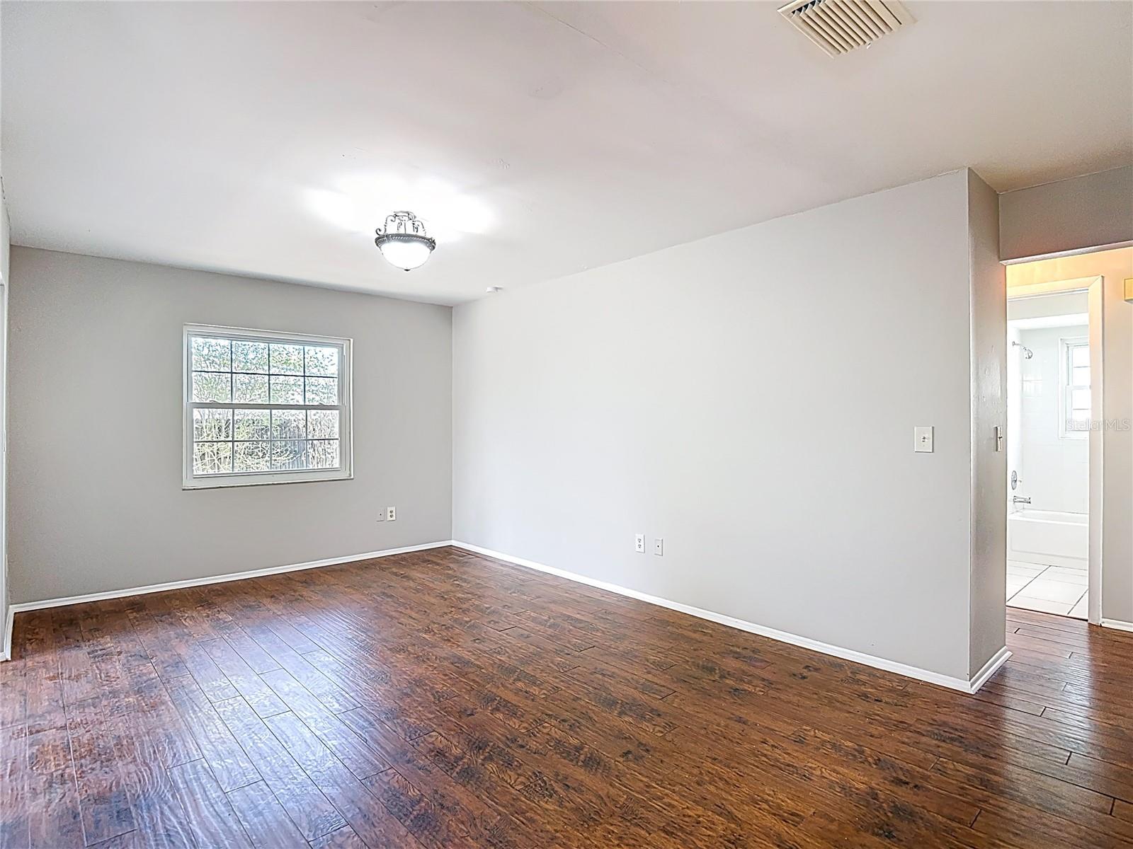 Image 23 of 55 For 11225 Taft Lane