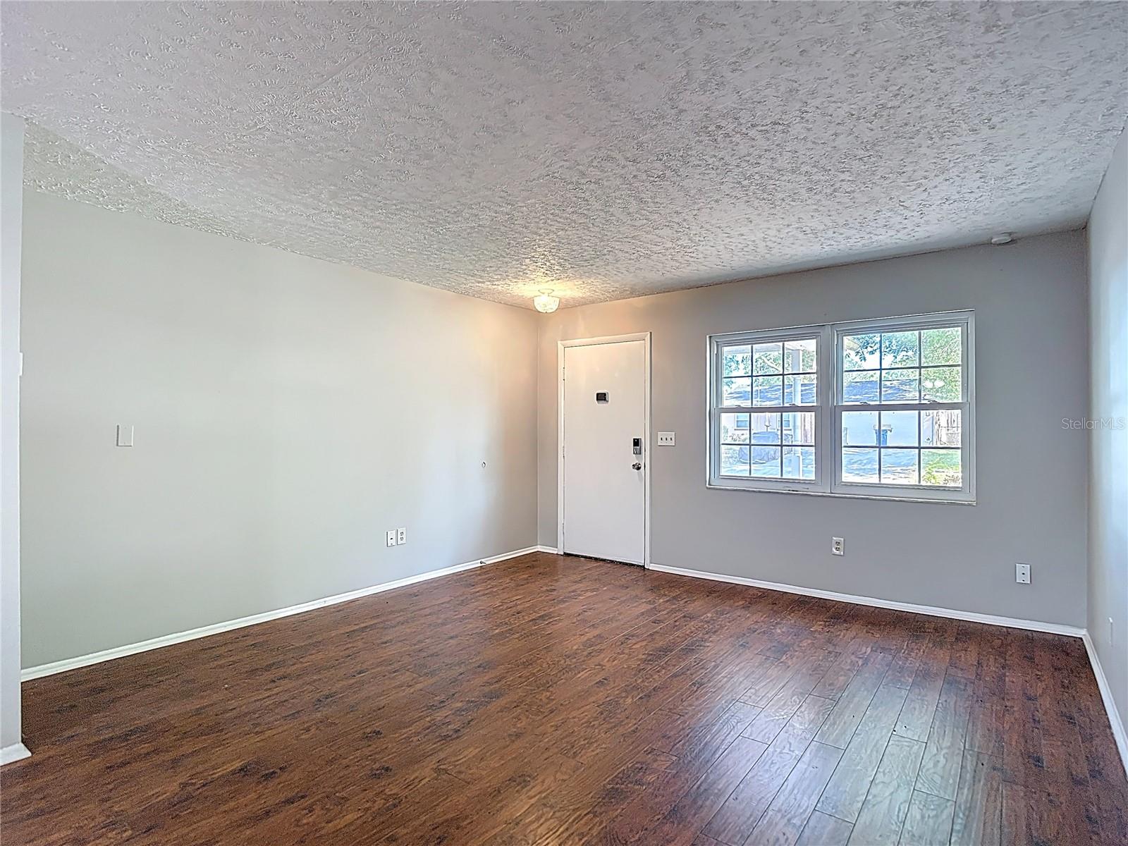 Image 8 of 55 For 11225 Taft Lane