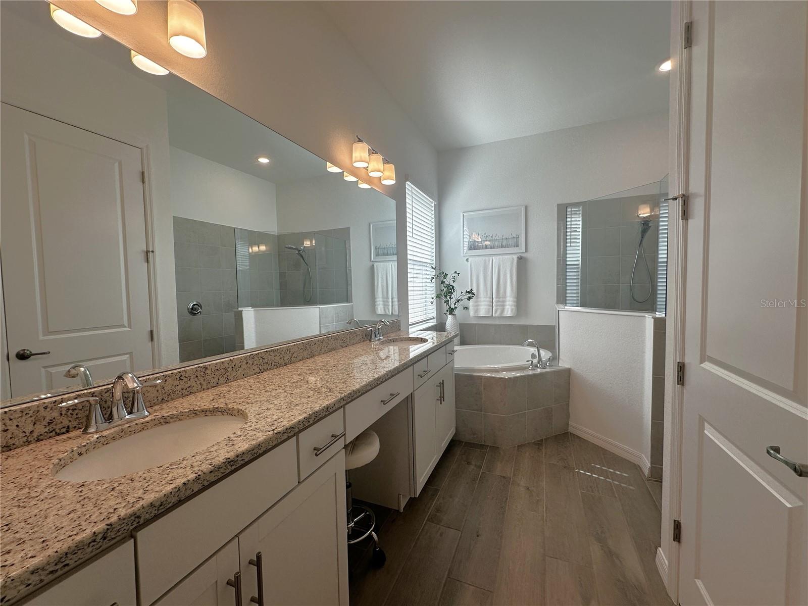 Image 17 of 75 For 14897 Cherry Blossom Way