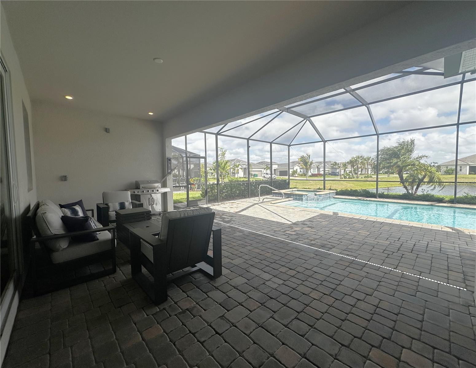 Image 29 of 75 For 14897 Cherry Blossom Way