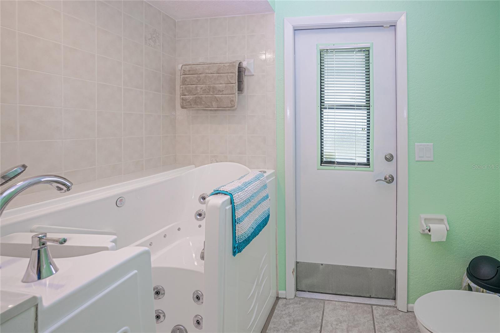 Image 31 of 47 For 390 Tres Lagoas Street