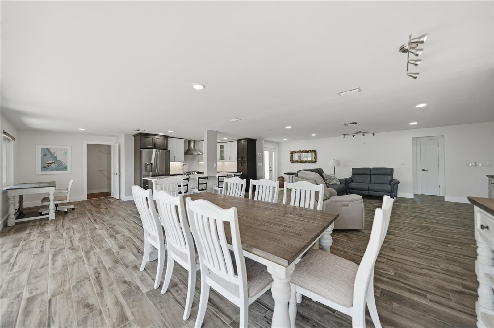 Image 10 of 50 For 380 Coronado Drive