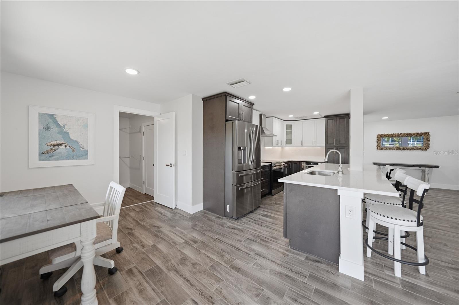 Image 11 of 50 For 380 Coronado Drive