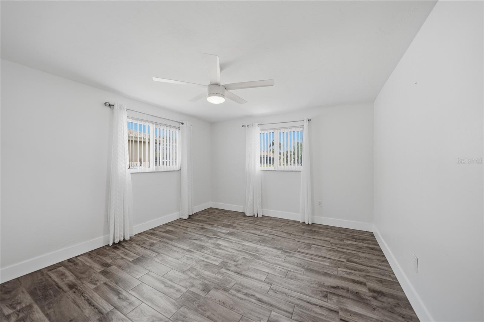 Image 26 of 50 For 380 Coronado Drive