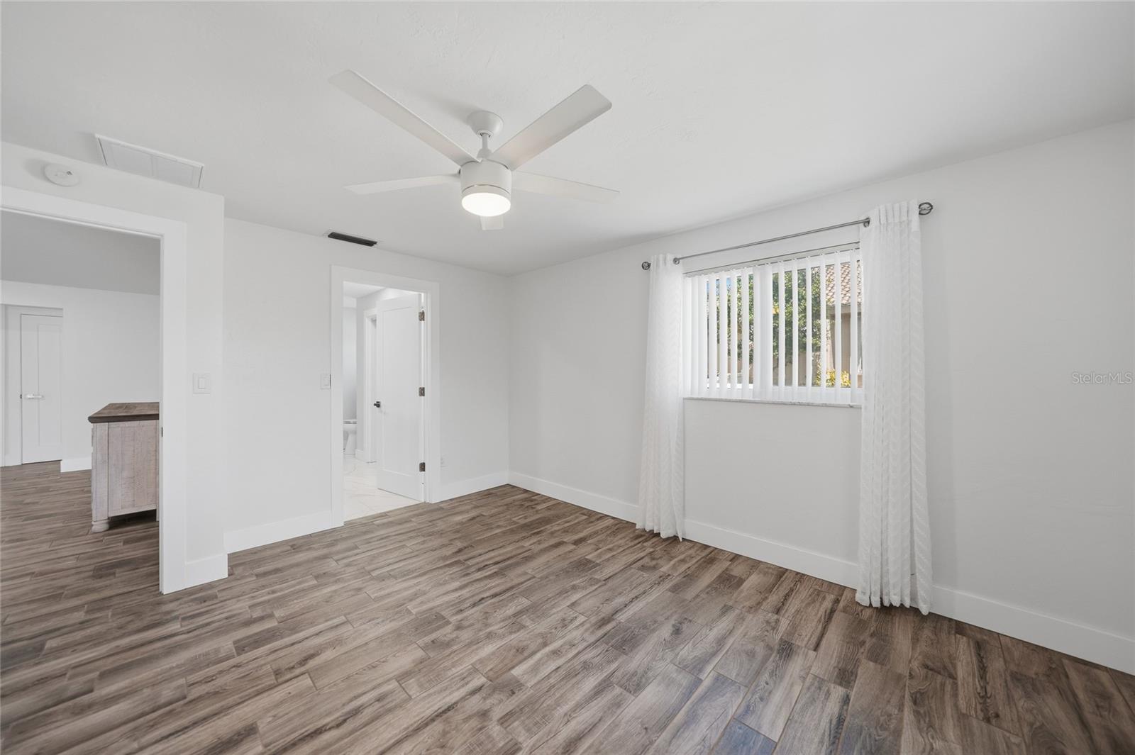 Image 28 of 50 For 380 Coronado Drive