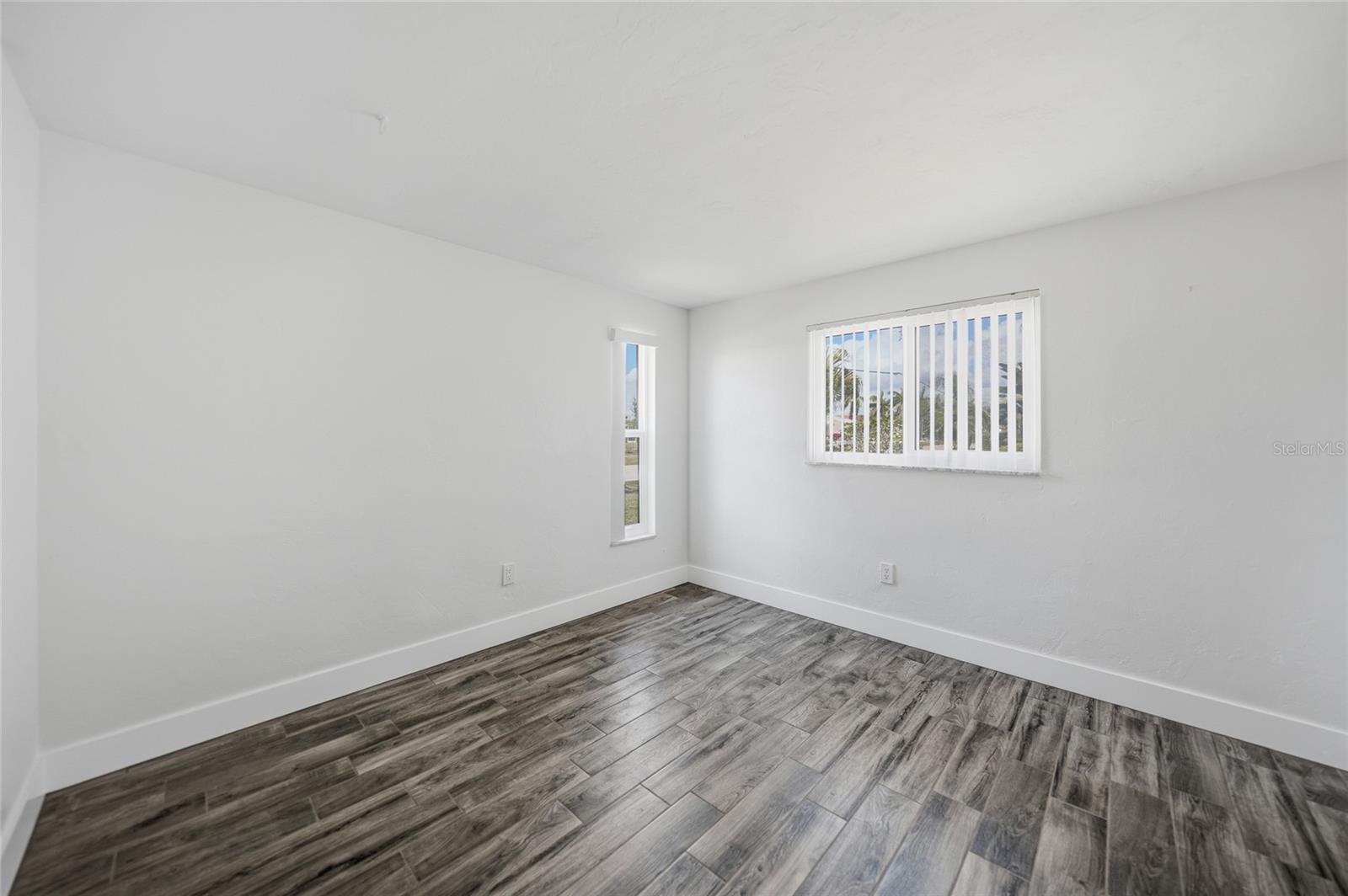 Image 29 of 50 For 380 Coronado Drive