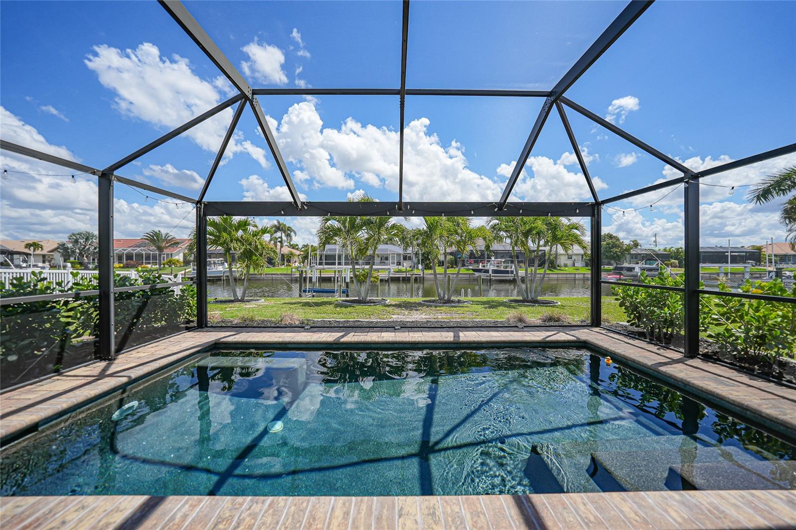 Image 7 of 50 For 380 Coronado Drive