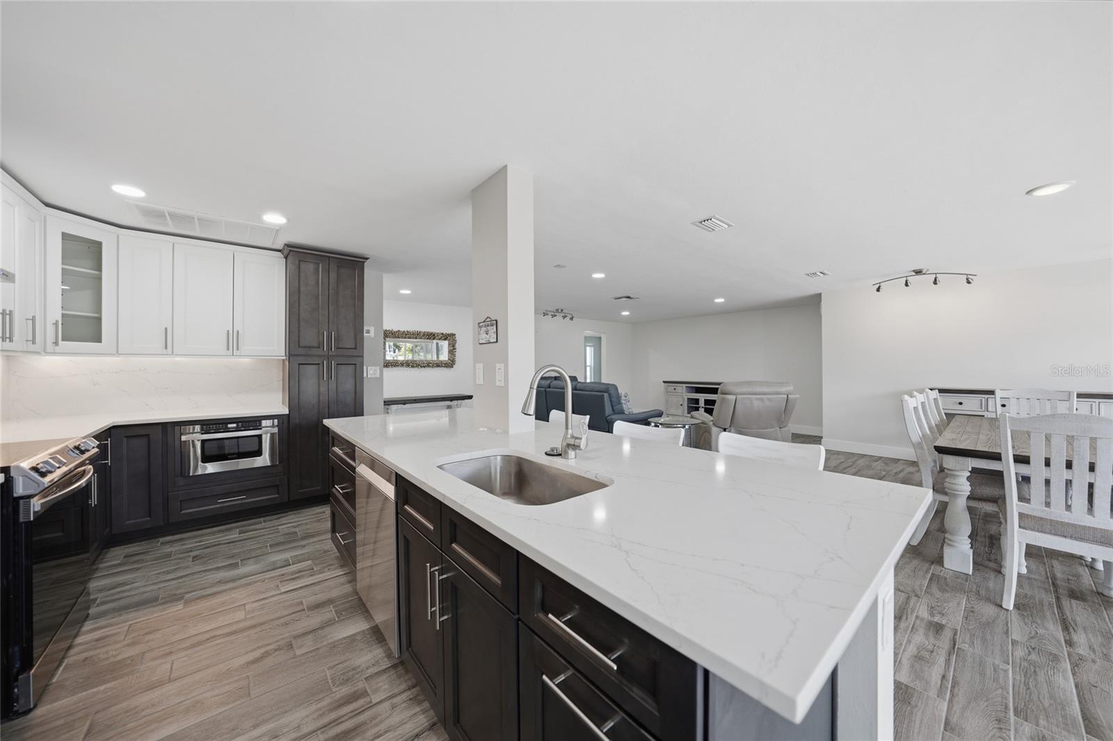 Image 9 of 50 For 380 Coronado Drive