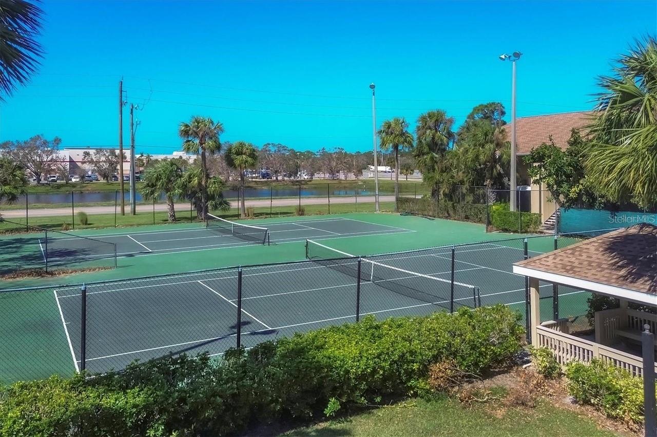 Image 18 of 26 For 4037 Crockers Lake Boulevard 25