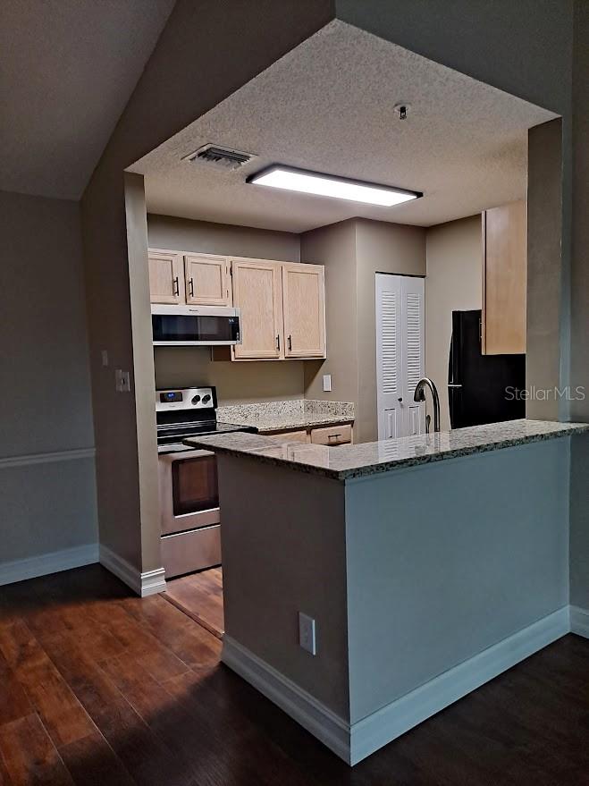 Image 5 of 26 For 4037 Crockers Lake Boulevard 25