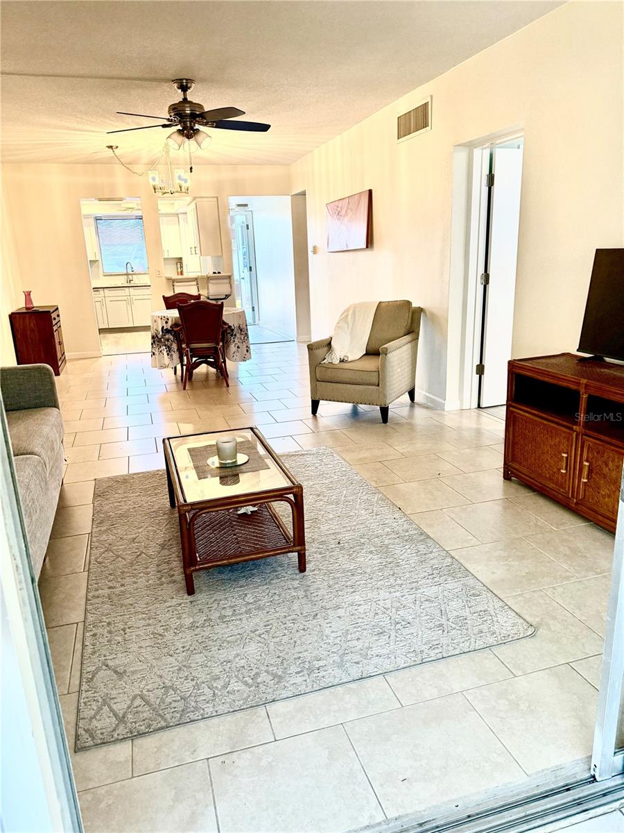 Image 10 of 50 For 403 43rd Terrace Terrace A-6