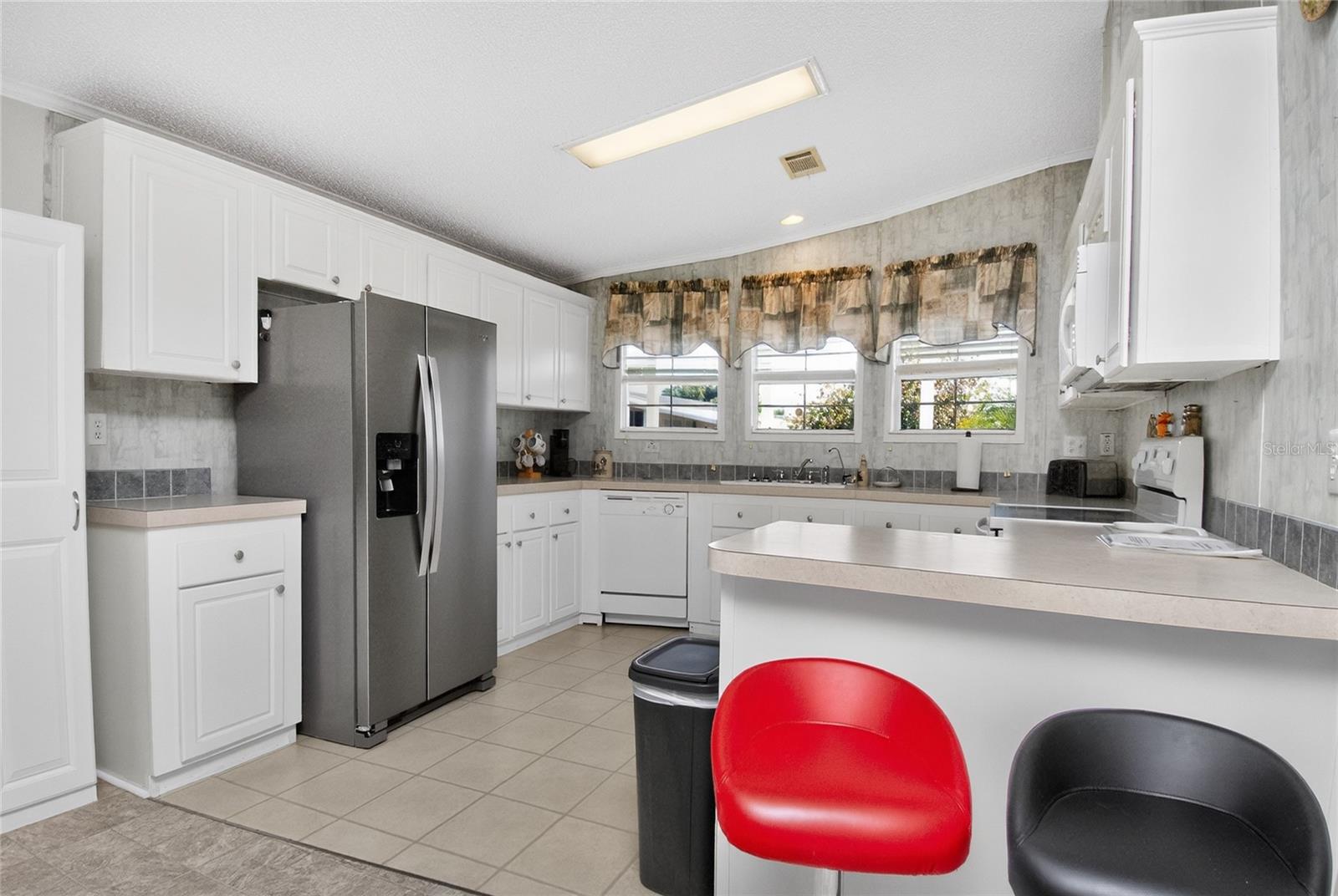 Image 12 of 55 For 24437 Harborview Road 106