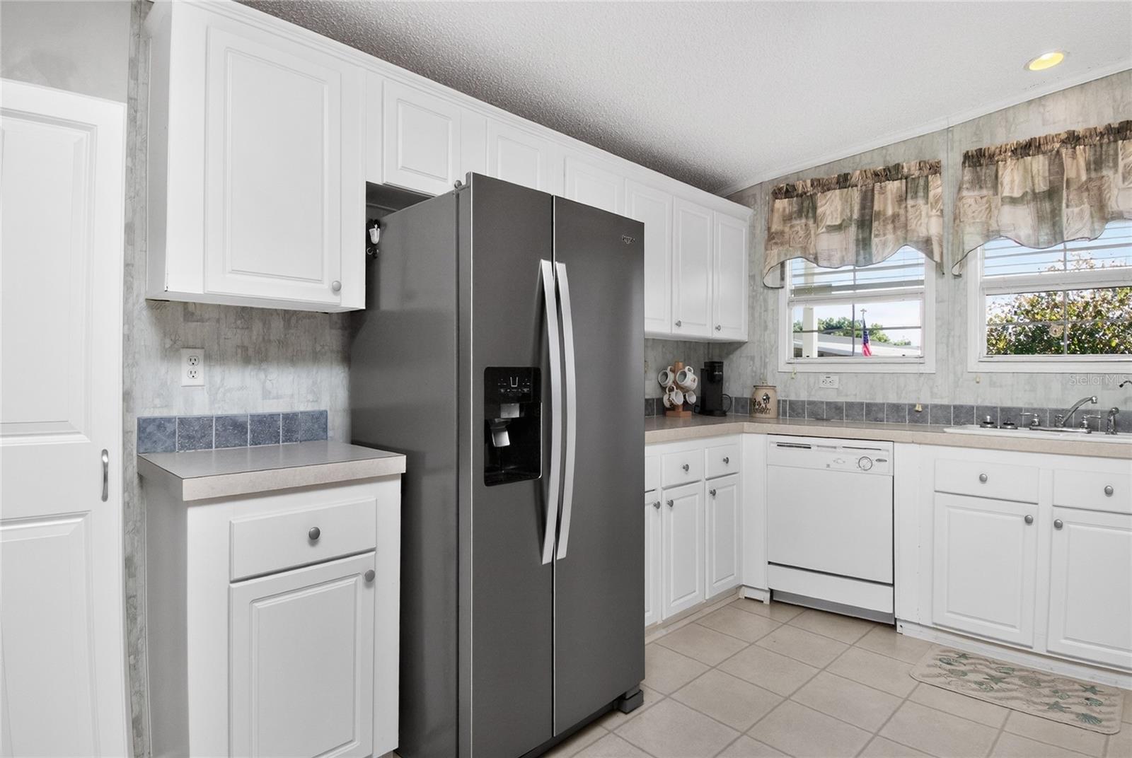 Image 15 of 55 For 24437 Harborview Road 106