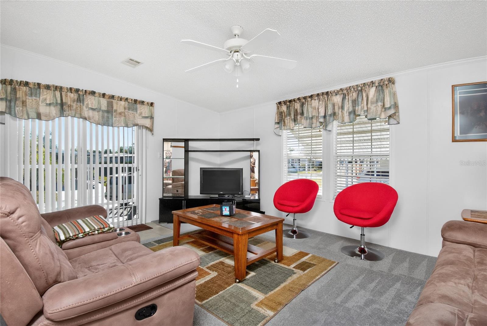 Image 19 of 55 For 24437 Harborview Road 106