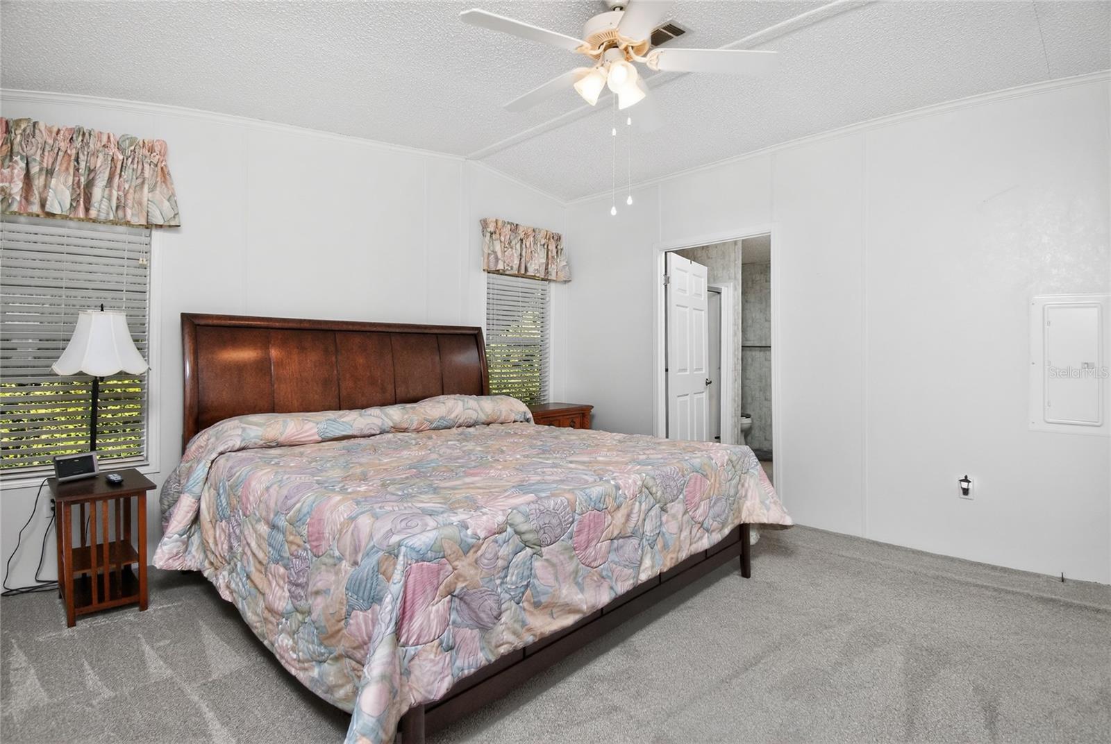 Image 30 of 55 For 24437 Harborview Road 106