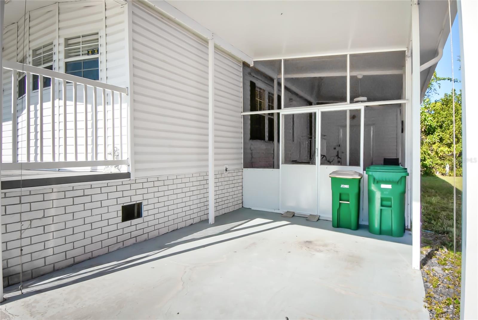 Image 37 of 55 For 24437 Harborview Road 106