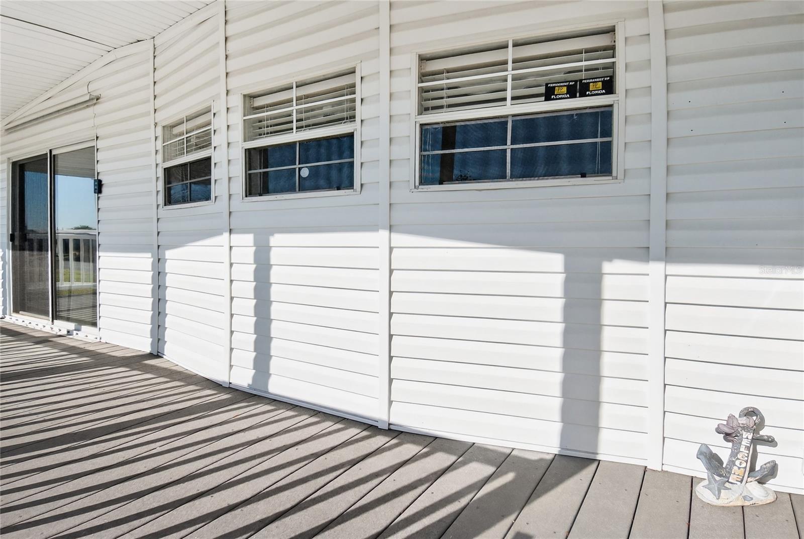 Image 39 of 55 For 24437 Harborview Road 106