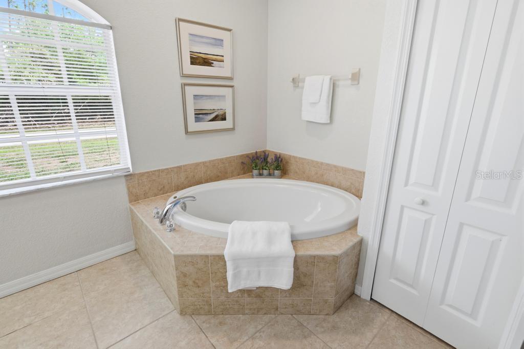 Image 27 of 66 For 2105 Bennett Lane