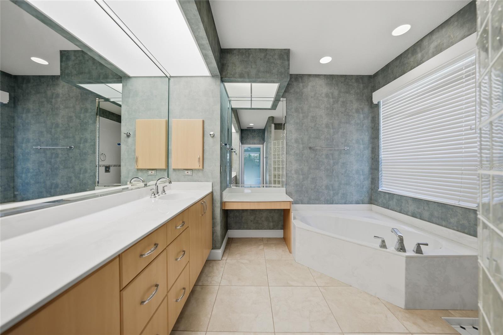 Image 7 of 29 For 718 Antalya Court