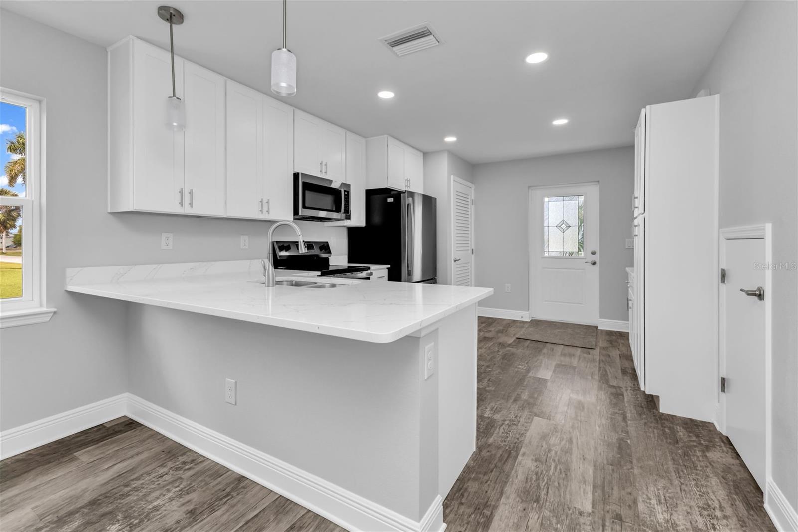 Image 14 of 94 For 301 Virginia Avenue