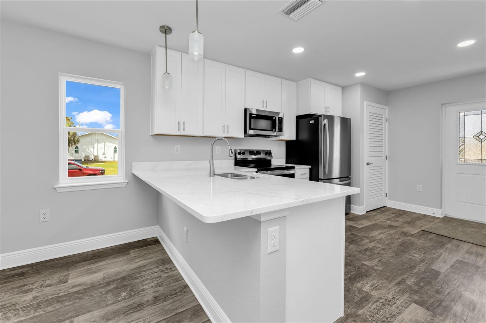 Image 15 of 94 For 301 Virginia Avenue