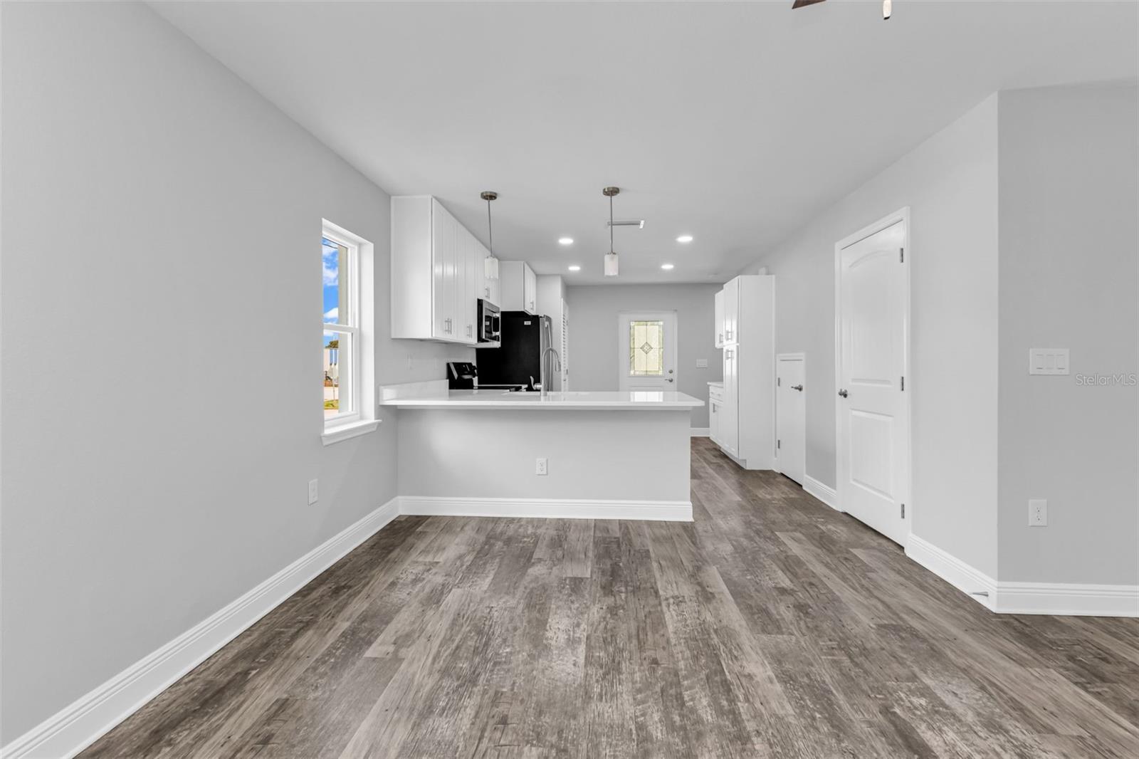 Image 18 of 94 For 301 Virginia Avenue