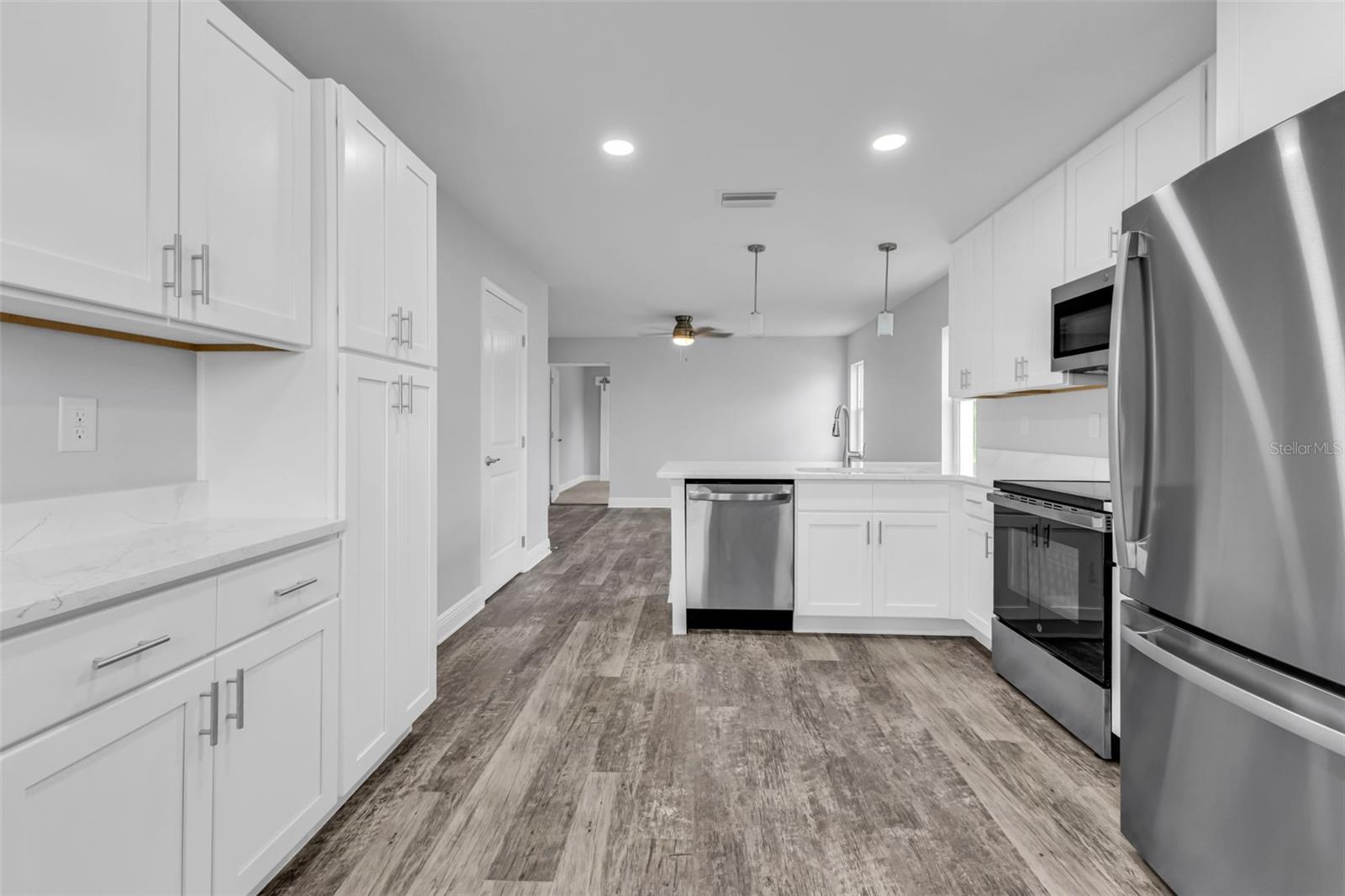 Image 7 of 94 For 301 Virginia Avenue